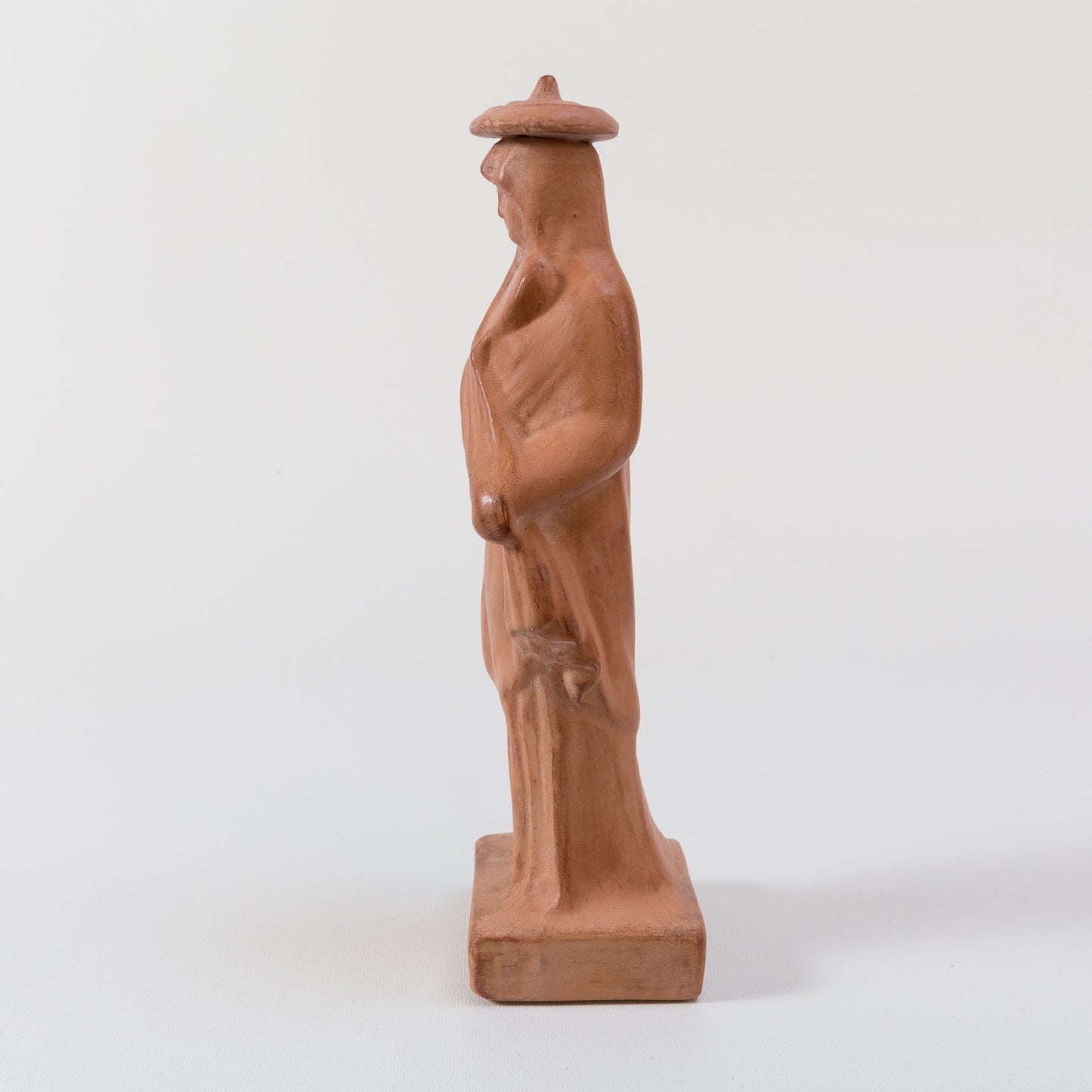 Tanagra au chapeau
