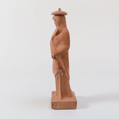 Tanagra au chapeau