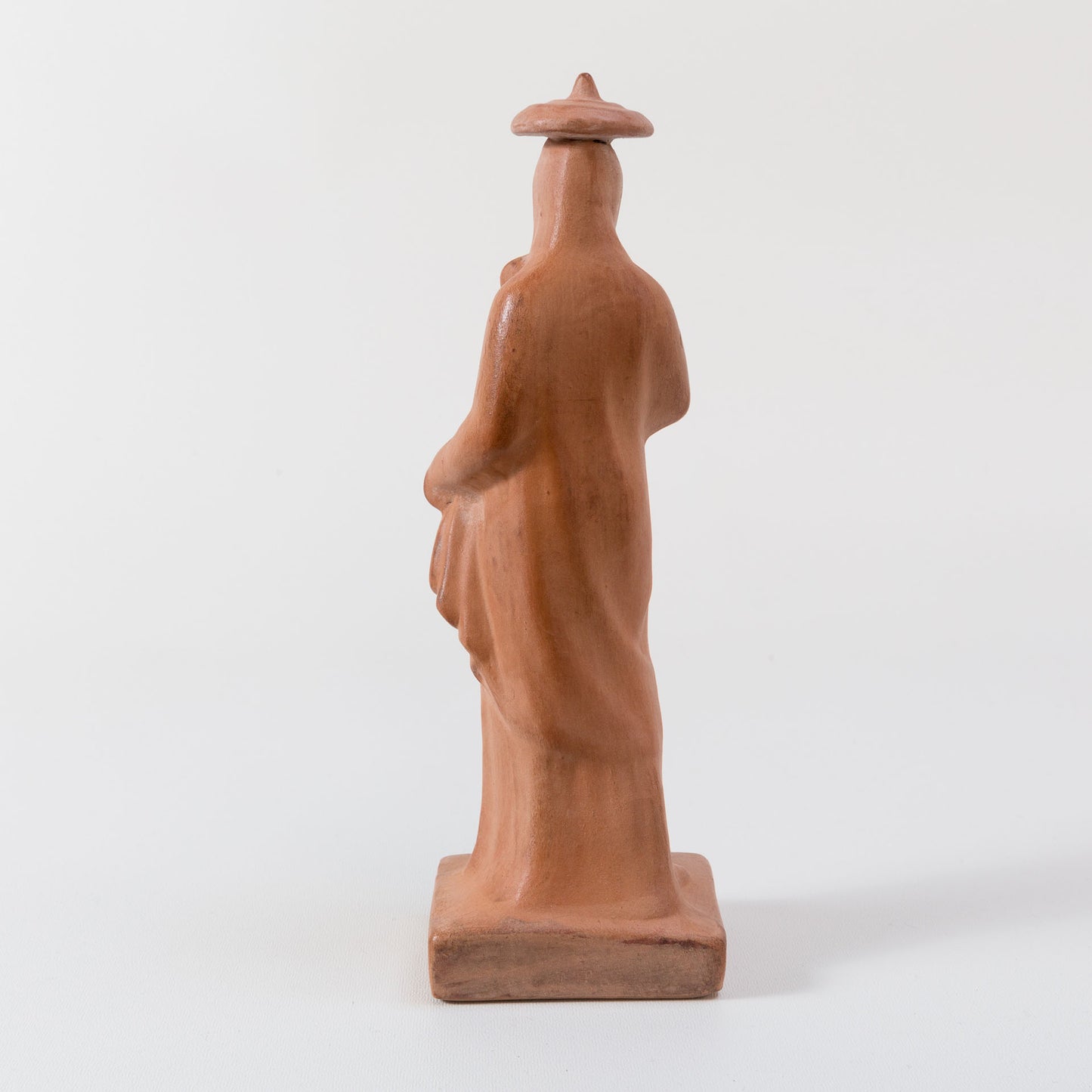 Tanagra au chapeau